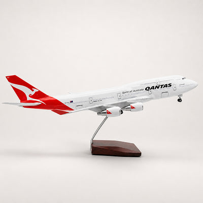 Qantas Boeing 747-400 1:150 Scale Model