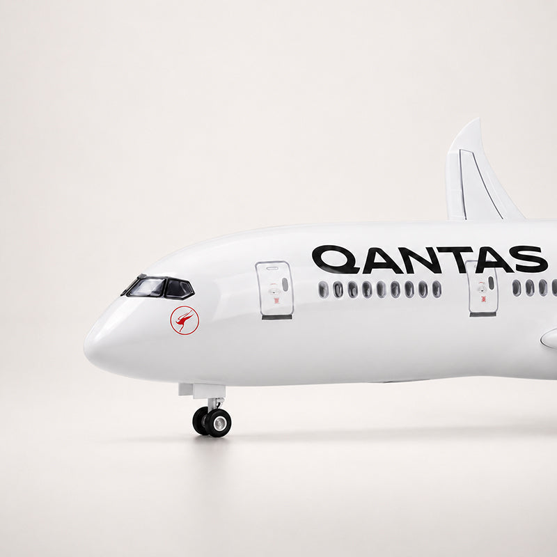 Qantas Boeing 787-9 Dreamliner 1:130 Scale Model