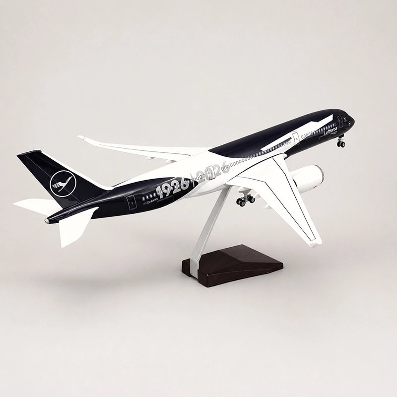 Lufthansa Airbus A350 100 Years Edition 1:142 Scale Model