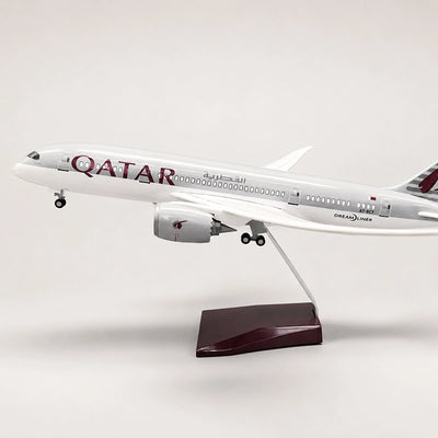 Qatar Airways Boeing 787 1:130 Scale Model