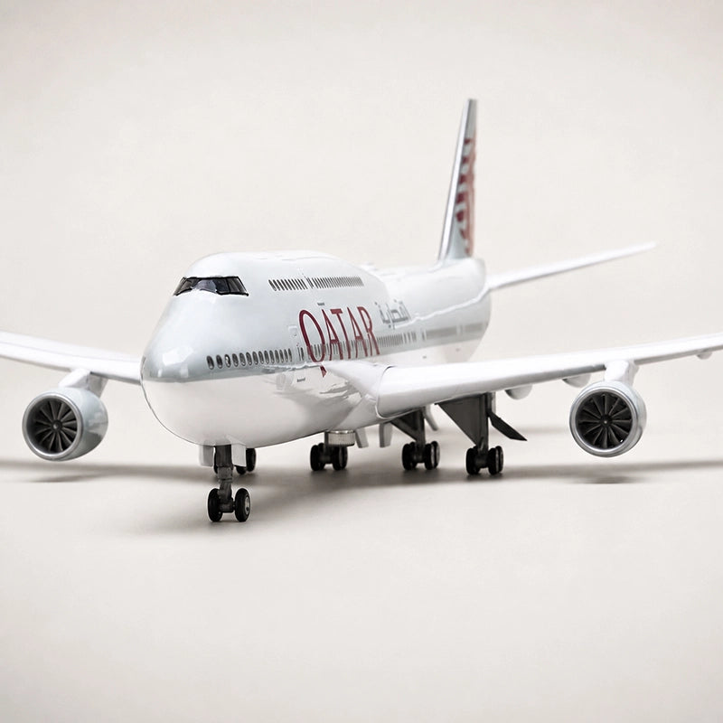 Qatar Airways Boeing 747-8 1:150 Scale Model