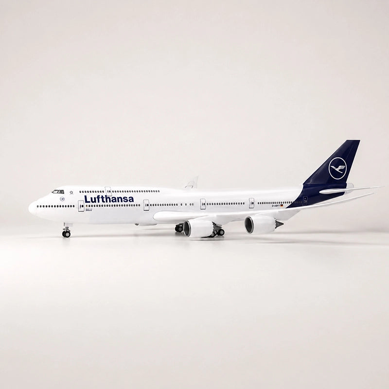 Lufthansa Boeing 747 New Livery 1:150 Scale Model