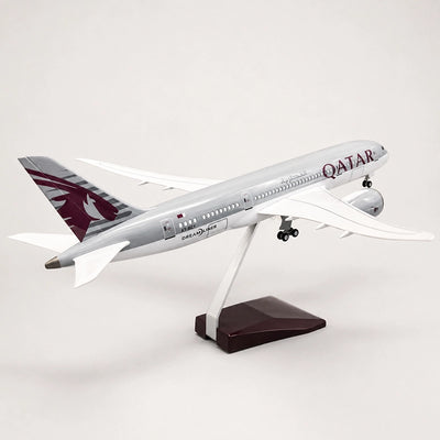 Qatar Airways Boeing 787 1:130 Scale Model