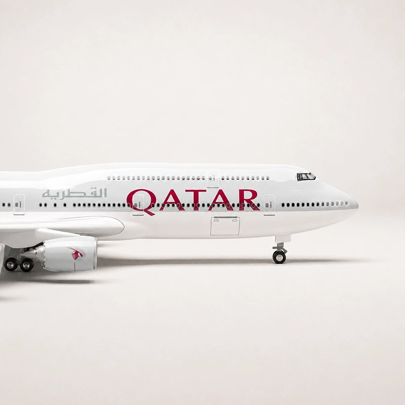 Qatar Airways Boeing 747-8 1:150 Scale Model