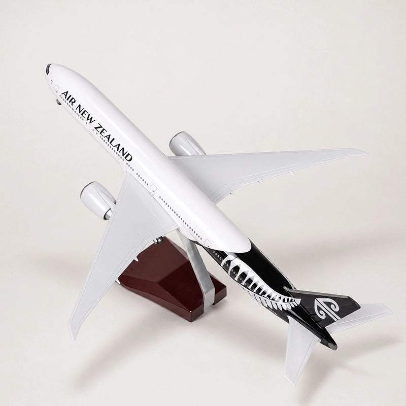 Air New Zealand Boeing 777-300ER 1:157 Scale Model