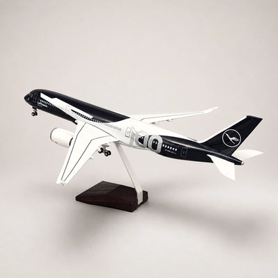 Lufthansa Airbus A350 100 Years Edition 1:142 Scale Model
