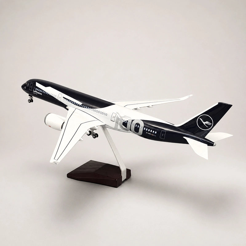 Lufthansa Airbus A350 100 Years Edition 1:142 Scale Model