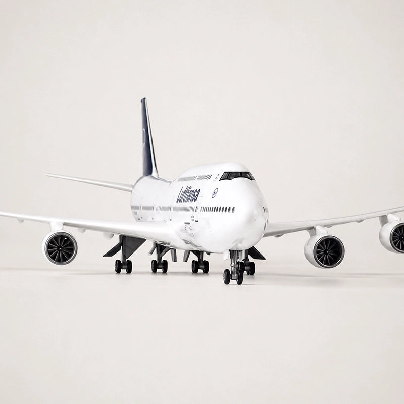 Lufthansa Boeing 747 New Livery 1:150 Scale Model