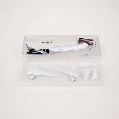 Air New Zealand Boeing 777-300ER 1:157 Scale Model