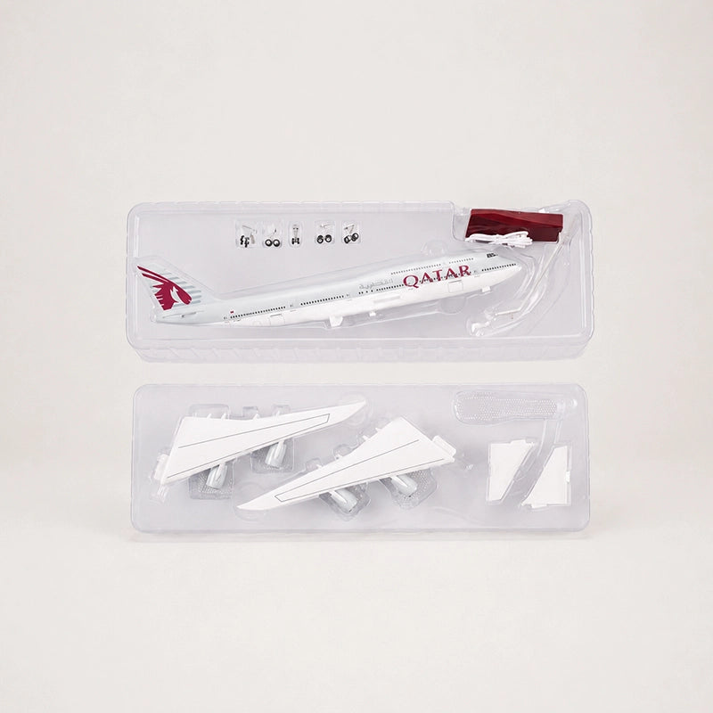 Qatar Airways Boeing 747-8 1:150 Scale Model