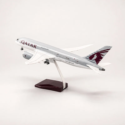 Qatar Airways Boeing 787 1:130 Scale Model
