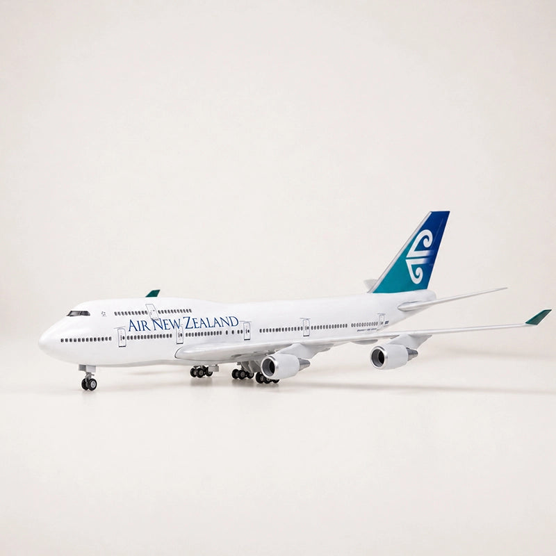 Air New Zealand Boeing 747 1:150 Scale Model