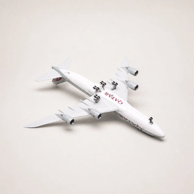 Qatar Airways Boeing 747-8 1:150 Scale Model