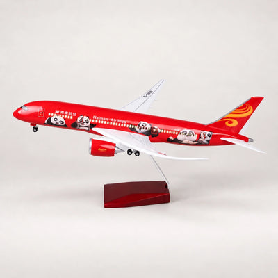 Model Boeing 787 Hainan Airlines v edici Kung Fu Panda v měřítku 1:130