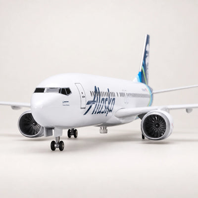 مجسم طائرة بوينغ 737 التابعة لألاسكا إيرلاينز بمقياس 1:85