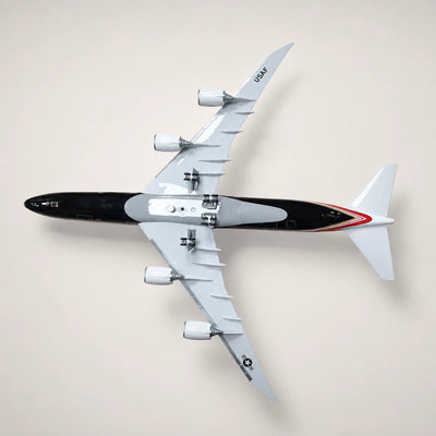 Model prezidentského letounu USAF Boeing 747 v měřítku 1:150