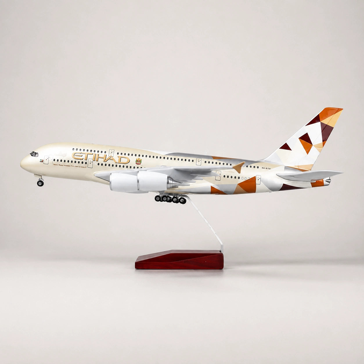 مجسم طائرة إيرباص A380 للاتحاد للطيران بمقياس 1:160