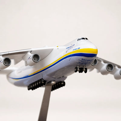 Antonov An-225 Mriya Modell im Maßstab 1:200