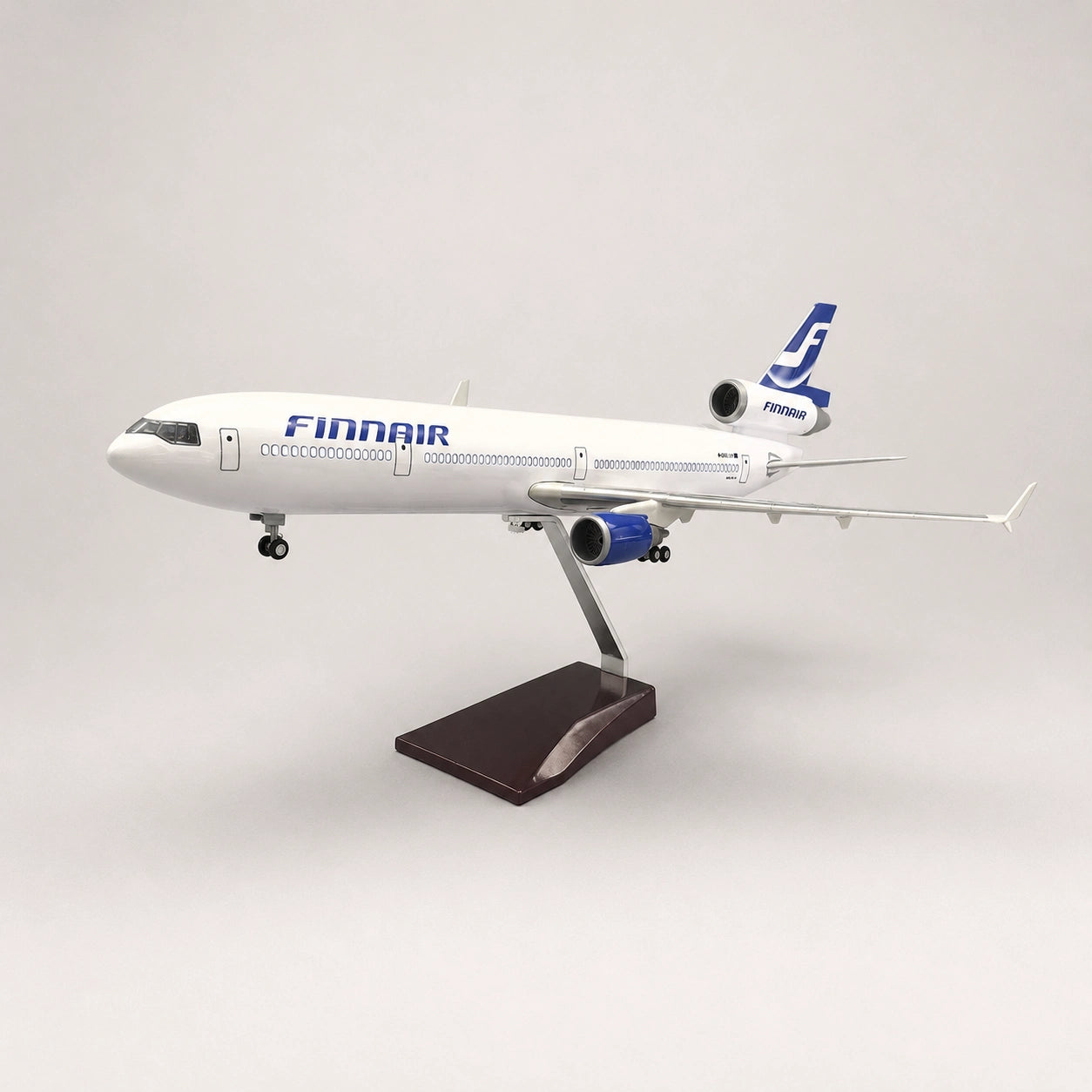 Model FedEx McDonnell Douglas MD-11 v měřítku 1:130