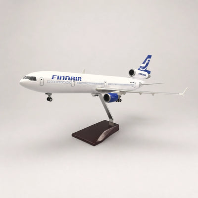 Model FedEx McDonnell Douglas MD-11 v měřítku 1:130