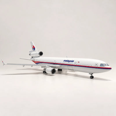 Malaysia Airlines McDonnell Douglas MD-11 — model a scala 1:130