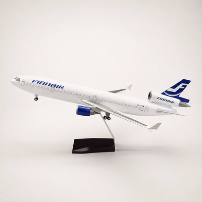 Model FedEx McDonnell Douglas MD-11 v měřítku 1:130