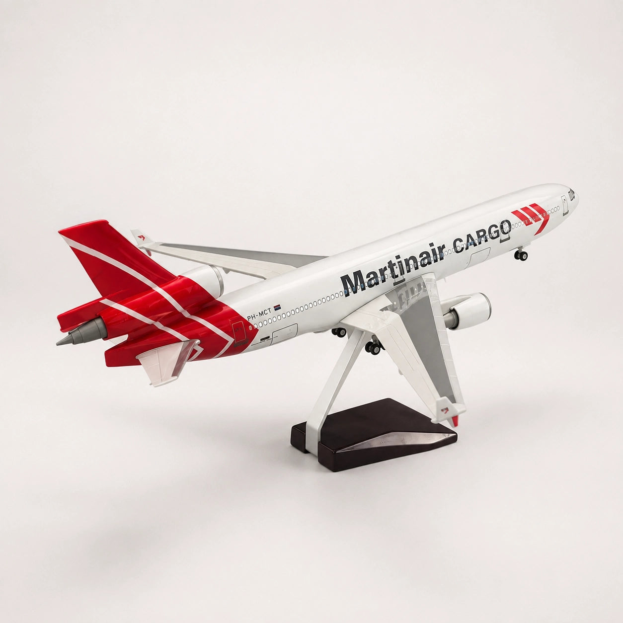 نموذج FedEx McDonnell Douglas MD-11 بمقياس 1:130