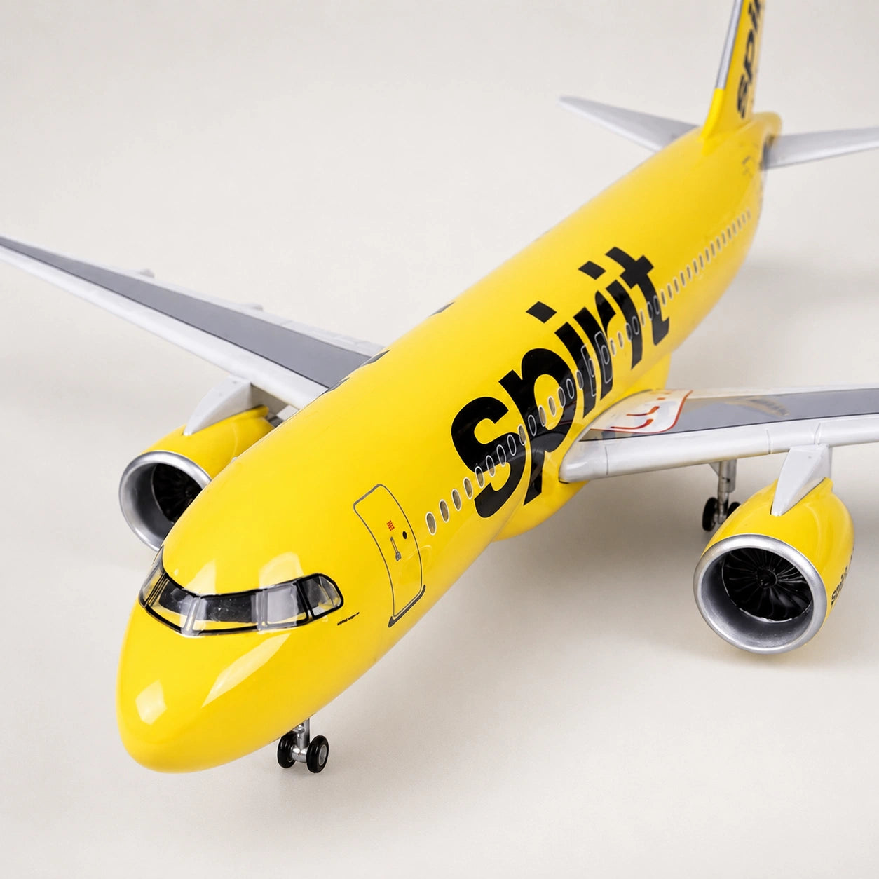 مجسم طائرة Airbus A320 التابعة لخطوط سبيريت الجوية بمقياس 1:80