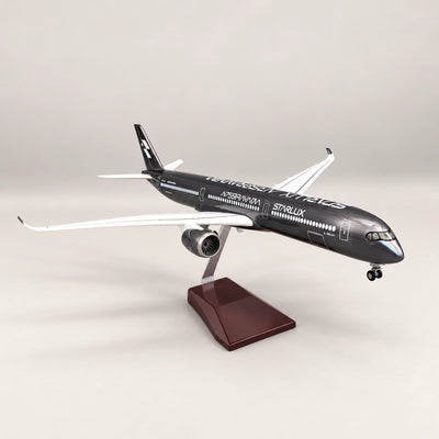 مجسم إيرباص A350-1000 ستارلوكس إيرلاينز – الطلاء الفضي – بمقياس 1:157