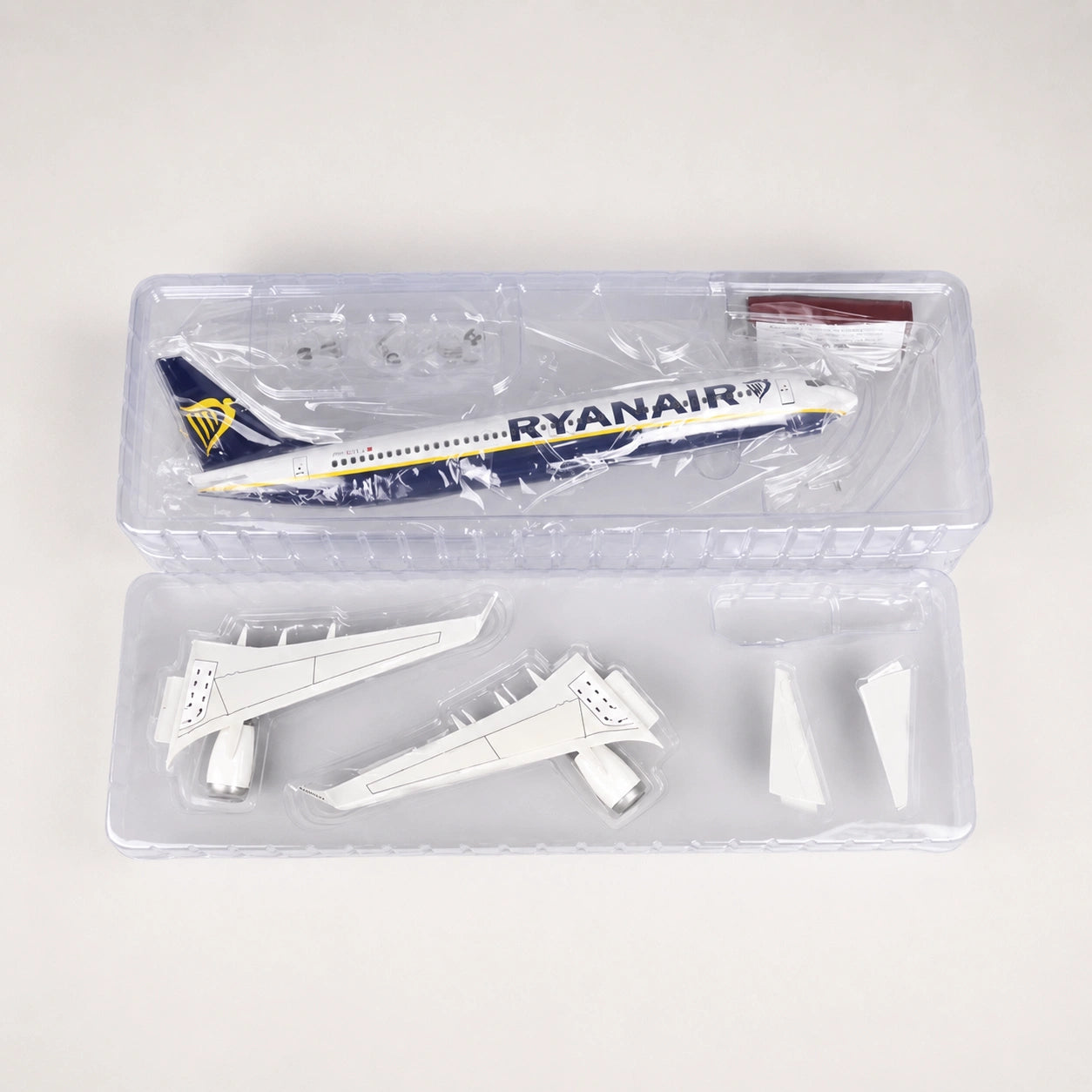Model Ryanair Boeing 737 v měřítku 1:85