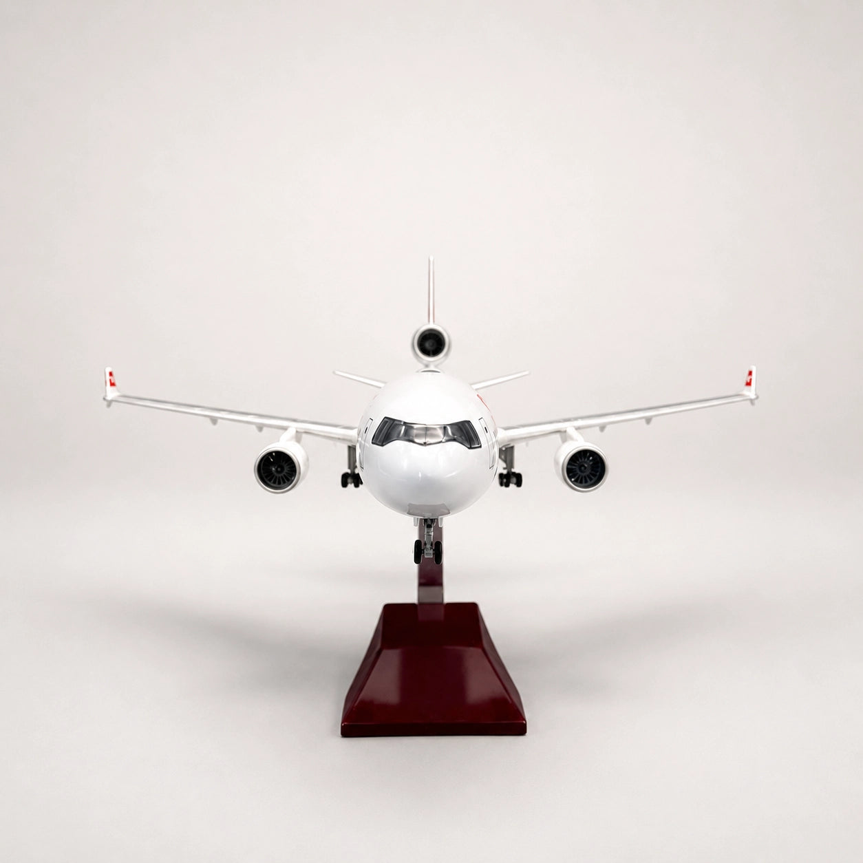 FedEx McDonnell Douglas MD-11 Modell im Maßstab 1:130