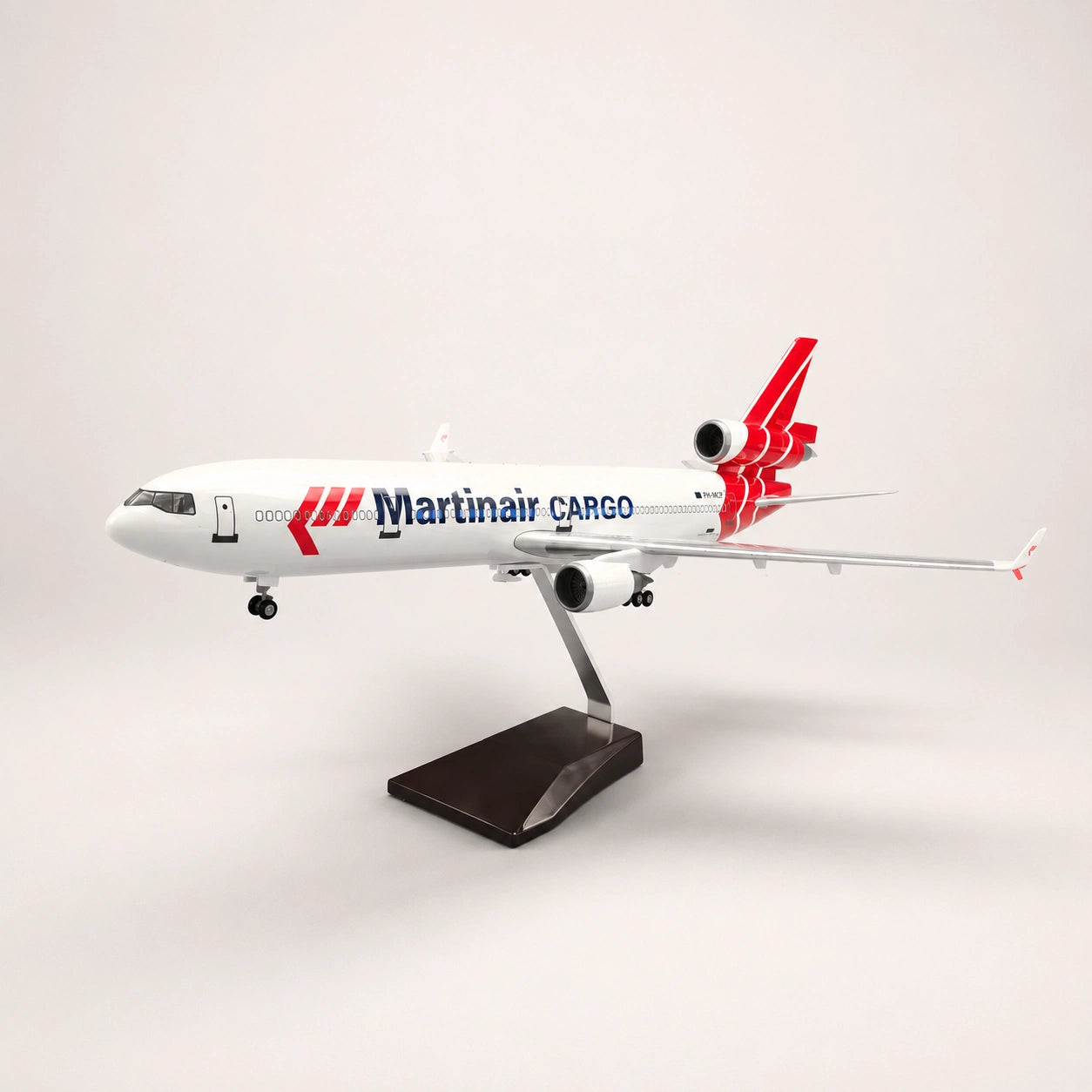 نموذج FedEx McDonnell Douglas MD-11 بمقياس 1:130