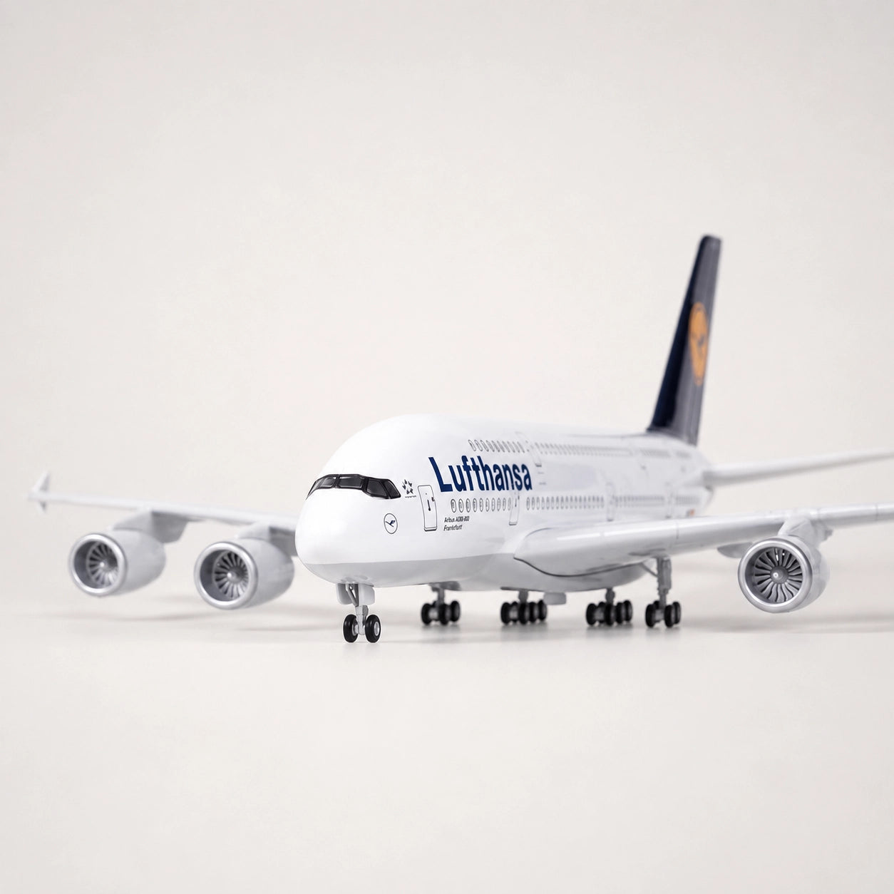 Lufthansa Airbus A380 – Modell im Maßstab 1:160
