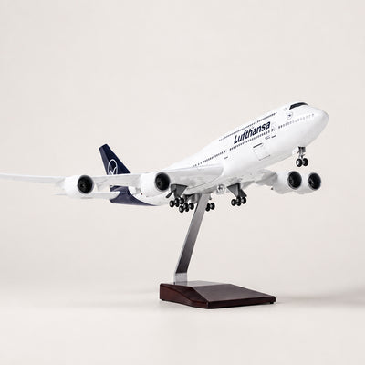Lufthansa Boeing 747 New Livery 1:160 Scale Model