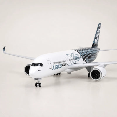 Model Prototaip Airbus A350 XWB – livery gentian karbon Skala 1:142