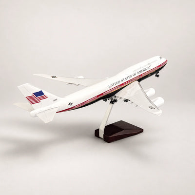 Model prezidentského letounu USAF Boeing 747 v měřítku 1:150