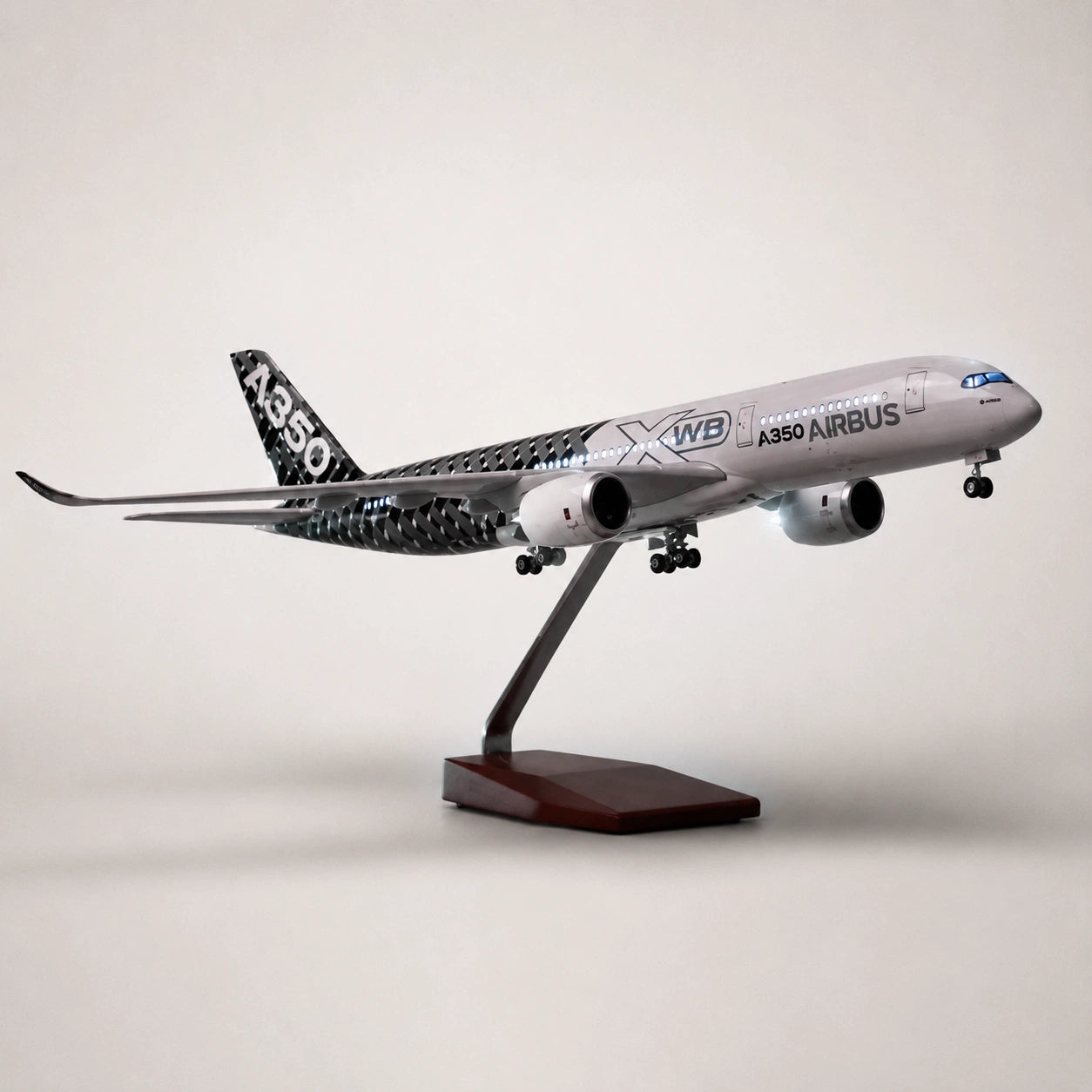 Model Prototaip Airbus A350 XWB – livery gentian karbon Skala 1:142