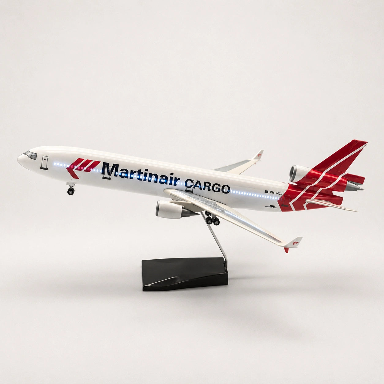 نموذج FedEx McDonnell Douglas MD-11 بمقياس 1:130