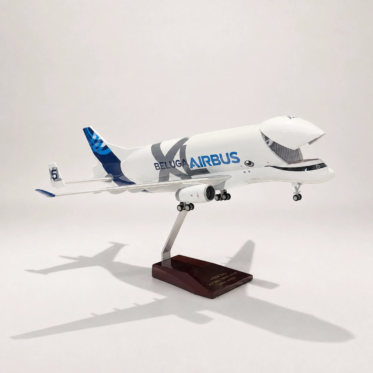 Airbus A330-743L BelugaXL Modell im Maßstab 1:150