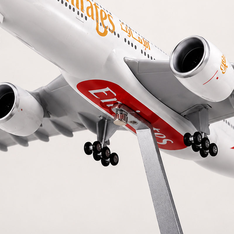 Emirates Boeing 777-300ER 1:157 Scale Model – nimomodel