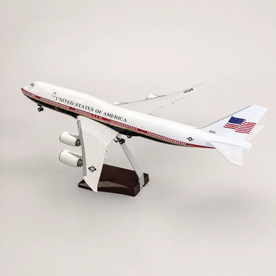 Model prezidentského letounu USAF Boeing 747 v měřítku 1:150