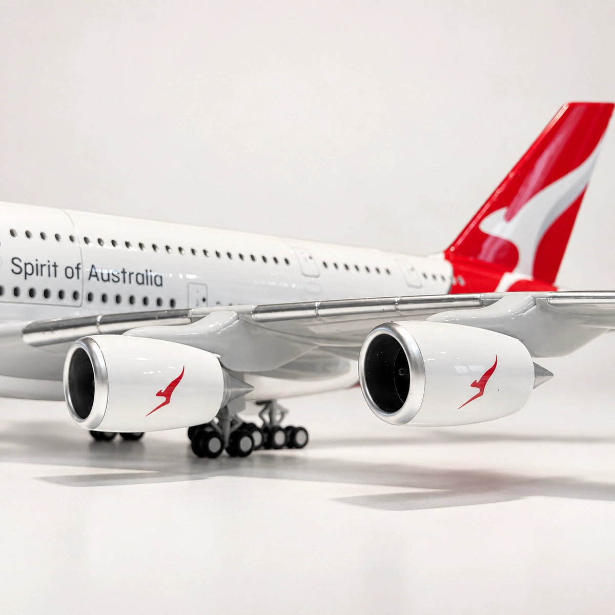 Qantas Airbus A380 1:160 Scale Model
