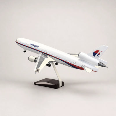 نموذج FedEx McDonnell Douglas MD-11 بمقياس 1:130