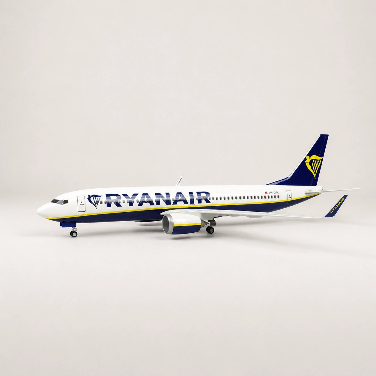 Model Ryanair Boeing 737 v měřítku 1:85
