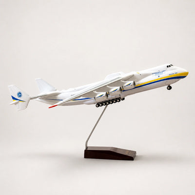 Antonov An-225 Mriya Modell im Maßstab 1:200
