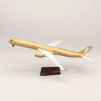 مجسم إيرباص A350-1000 ستارلوكس إيرلاينز – الطلاء الذهبي – بمقياس 1:157