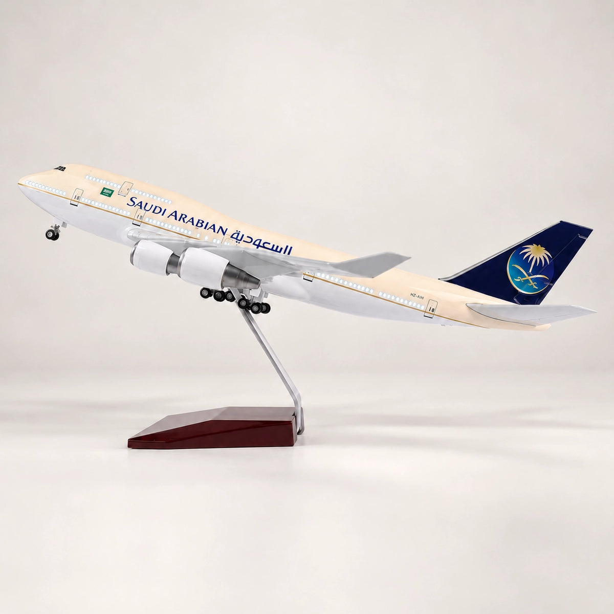 Boeing 747 Saudia – maqueta a escala 1:150