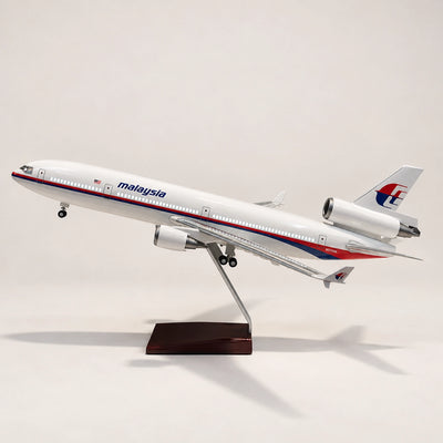 Malaysia Airlines McDonnell Douglas MD-11 — model a scala 1:130