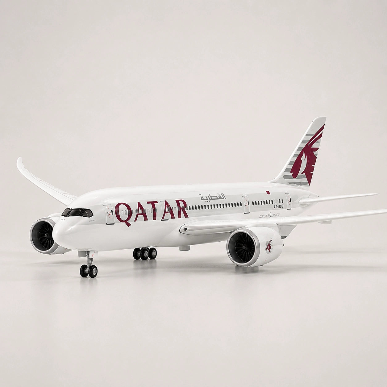 Qatar Airways Boeing 787 1:130 Scale Model