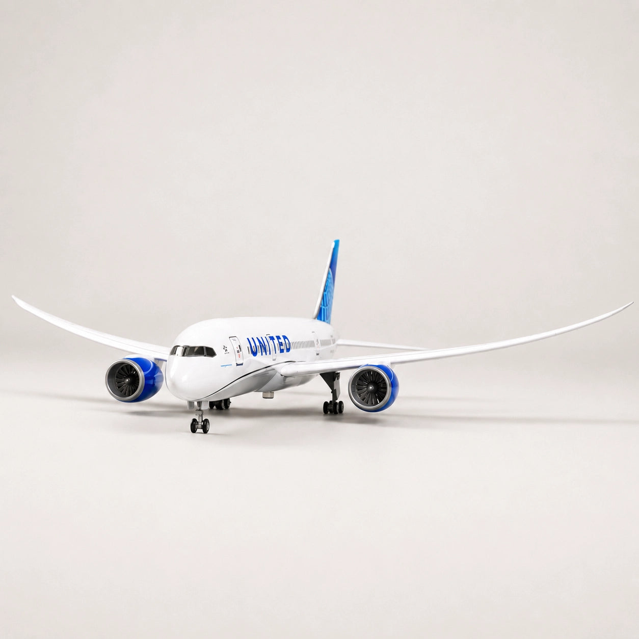 United Airlines Boeing 787 Dreamliner 1:130 Scale Model
